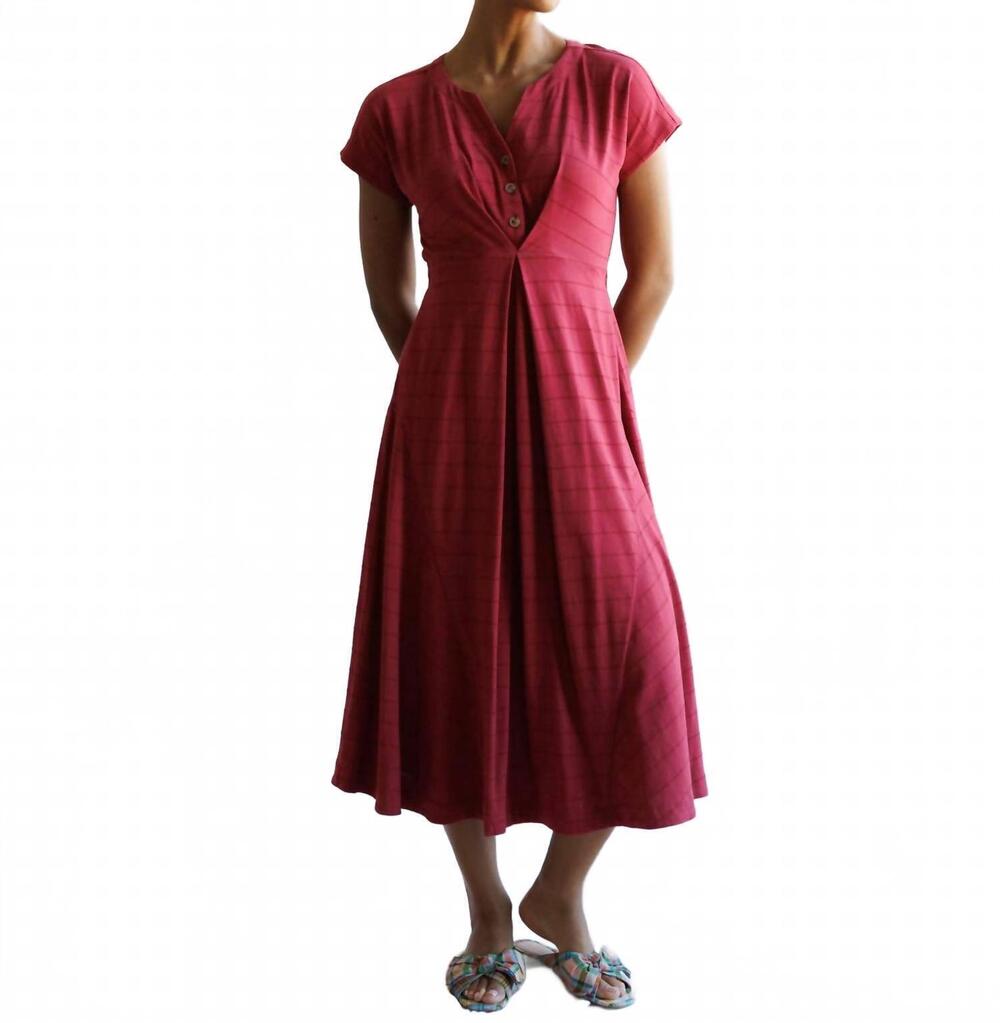 NEW DOWNEAST short sleeve inverted pleat midi length knit dress in earth red